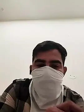 Snapshot of 13lusty chatting on January 20, 5:04 am 13lusty online show from January 20, 5:04 am