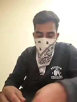 Snapshot of 13lusty chatting on February 11, 9:09 am 13lusty online show from February 11, 9:09 am