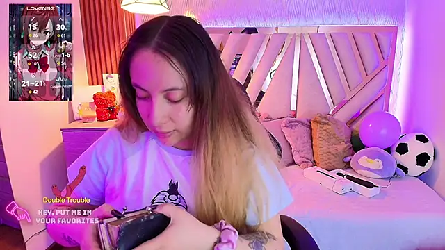 Snapshot of NyxAndria_1 chatting on July 25, 2:31 am NyxAndria 1 online show from July 25, 2:31 am