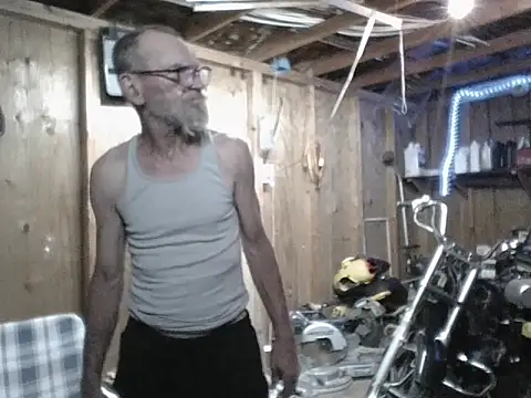 Snapshot of Aldick68 chatting on June 27, 6:40 am Aldick68 online show from June 27, 6:40 am