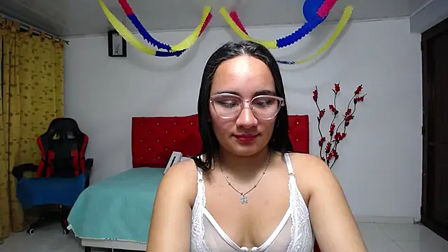 Snapshot of Maylin_horny19 chatting on June 22, 3:08 am Maylin horny19 online show from June 22, 3:08 am