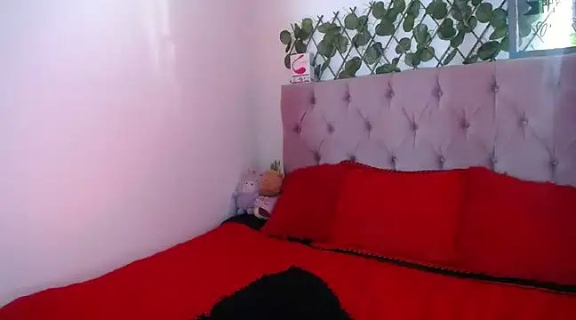 Snapshot of Karina_KloudOne chatting on January 23, 11:15 pm Karina KloudOne online show from January 23, 11:15 pm