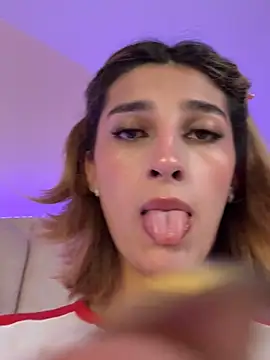 Snapshot of Queensara_ chatting on March 15, 3:16 pm Queensara  online show from March 15, 3:16 pm