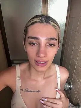 Snapshot of Queensara_ chatting on February 26, 5:45 pm Queensara online show from February 26, 5:45 pm