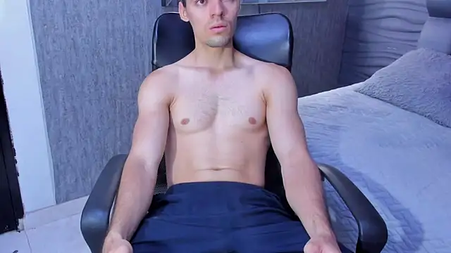 maxi styles online show from February 5, 1:05 pm