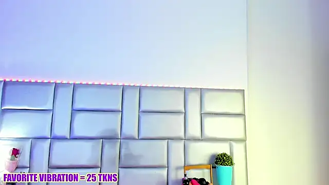 LovelyNickii online show from March 21, 12:59 am