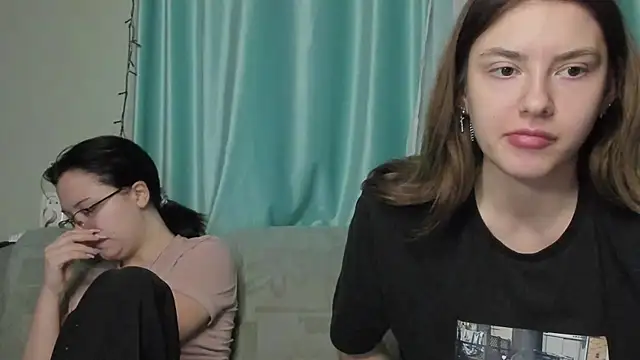 Snapshot of honey_love_honeyy chatting on January 13, 7:53 pm honey love honeyy online show from January 13, 7:53 pm