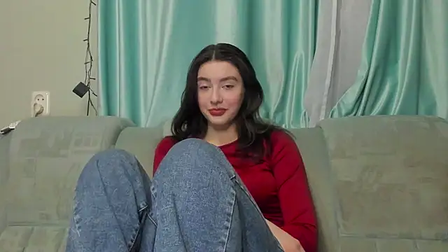 Snapshot of honey_love_honeyy chatting on January 23, 6:45 pm honey love honeyy online show from January 23, 6:45 pm