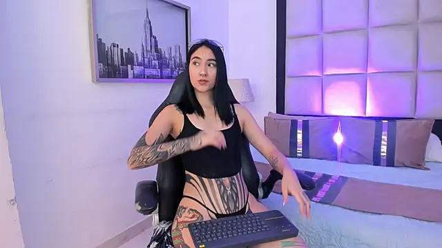 Snapshot of MeganPresleyy chatting on July 20, 10:34 pm MeganPresleyy online show from July 20, 10:34 pm