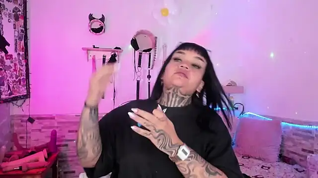 amyswallow7 online show from February 15, 1:35 am