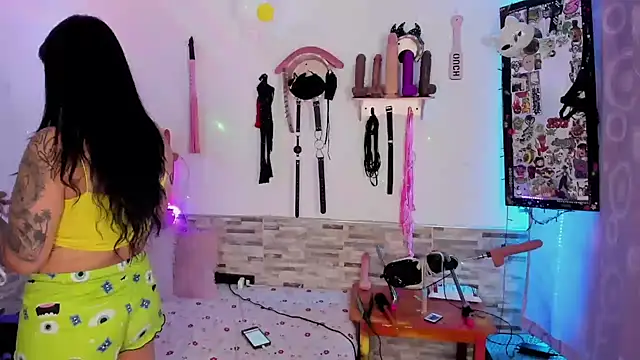 amyswallow7 online show from April 29, 12:16 am