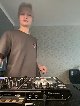 BeatriceXCute online show from January 17, 10:00 am