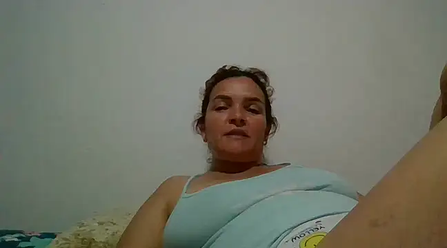 squirtlatinx online show from February 13, 1:40 am