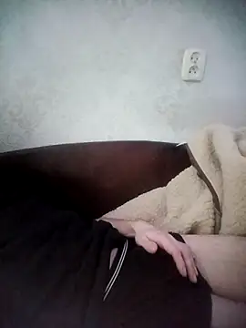 Snapshot of Lukas2204 chatting on February 10, 2:32 pm Lukas2204 online show from February 10, 2:32 pm