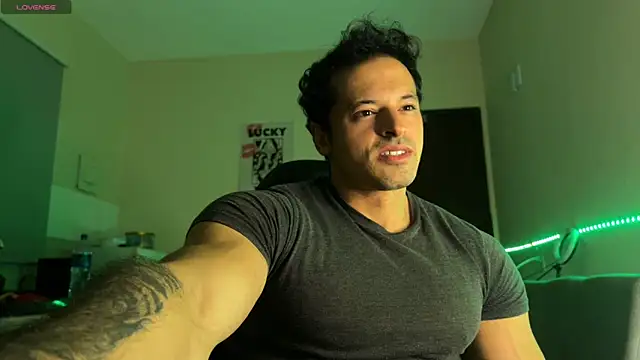 Snapshot of Lucasfit24 chatting on April 25, 4:26 am Lucasfit24 online show from April 25, 4:26 am