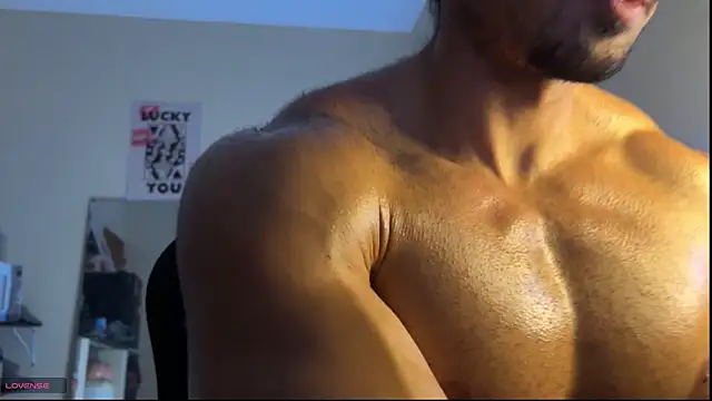 Snapshot of Lucasfit24 chatting on May 18, 3:13 am Lucasfit24 online show from May 18, 3:13 am