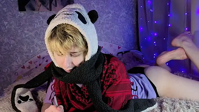 Snapshot of Timothy_Fox chatting on May 1, 9:19 pm Timothy Fox online show from May 1, 9:19 pm