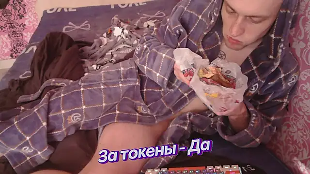 Snapshot of johnny_positive chatting on February 21, 5:13 am johnny positive online show from February 21, 5:13 am