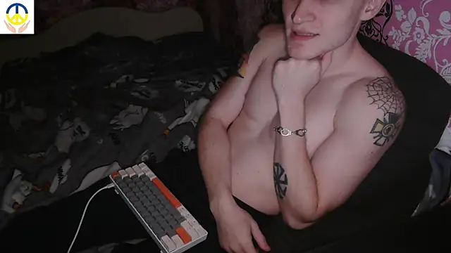 Snapshot of johnny_positive chatting on February 28, 4:31 pm johnny positive online show from February 28, 4:31 pm