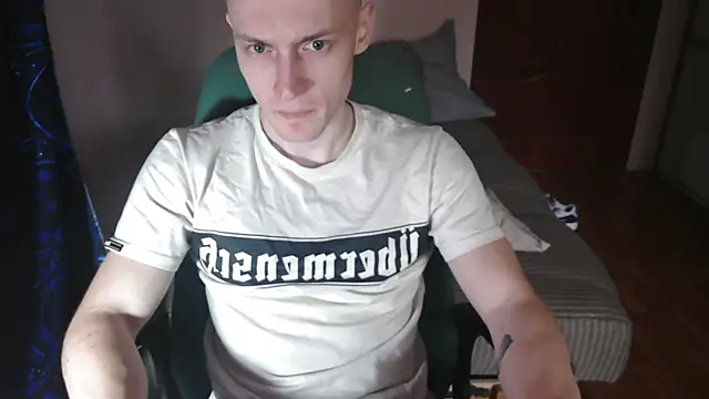 Snapshot of johnny_positive chatting on October 7, 7:49 am johnny positive online show from October 7, 7:49 am