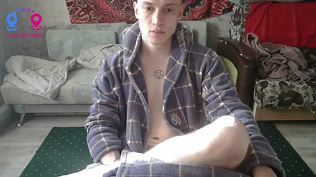 Snapshot of johnny_positive chatting on May 20, 3:02 am johnny positive online show from May 20, 3:02 am