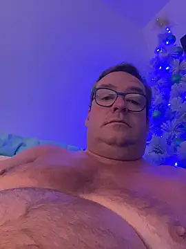 Snapshot of MountJohnXL chatting on December 23, 2:42 am MountJohnXL online show from December 23, 2:42 am