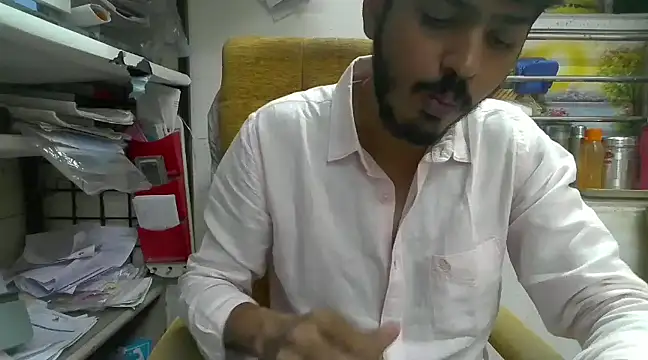 Snapshot of cute_modell chatting on February 14, 12:57 pm cute modell online show from February 14, 12:57 pm