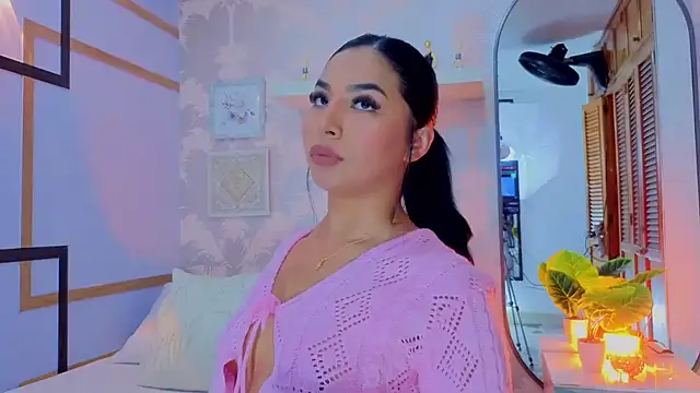 CharlotteGraay online show from March 9, 8:02 pm