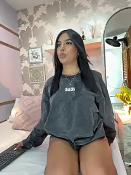 CharlotteGraay online show from March 21, 8:01 pm