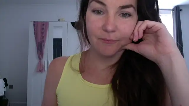 Snapshot of LittleMissFoxx chatting on June 20, 5:16 pm LittleMissFoxx online show from June 20, 5:16 pm