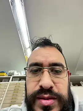 Snapshot of leonardohot1987 chatting on January 14, 4:50 pm leonardohot1987 online show from January 14, 4:50 pm