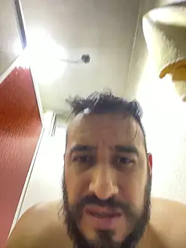 Snapshot of leonardohot1987 chatting on January 20, 2:32 am leonardohot1987 online show from January 20, 2:32 am