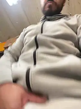 Snapshot of leonardohot1987 chatting on March 7, 7:05 pm leonardohot1987 online show from March 7, 7:05 pm