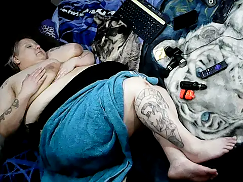 Snapshot of BBC_Dominates_BBW chatting on January 22, 2:59 am BBC Dominates BBW online show from January 22, 2:59 am