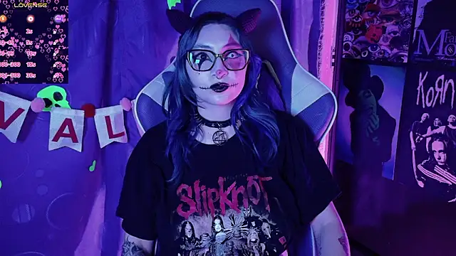 Kimlennox  online show from February 18, 1:40 pm