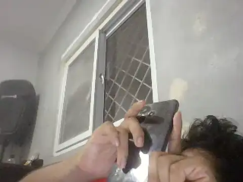 Snapshot of it0z_klk chatting on January 23, 12:14 am it0z klk online show from January 23, 12:14 am