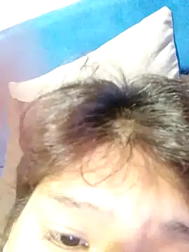 Snapshot of it0z_klk chatting on March 23, 5:21 am it0z klk online show from March 23, 5:21 am