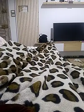 hmtrechaudd online show from January 12, 9:31 pm