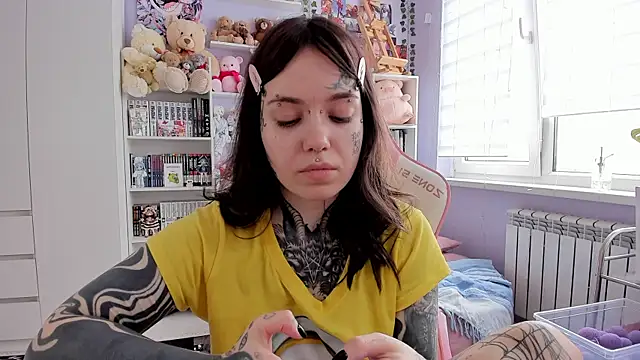 Snapshot of Catharsisi chatting on May 22, 12:55 pm Catharsisi online show from May 22, 12:55 pm