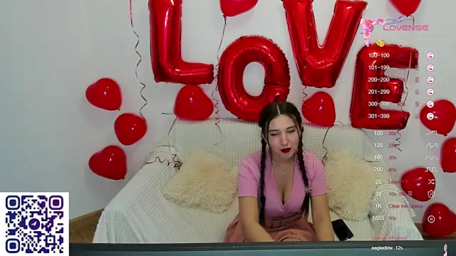 Snapshot of anna_elfi chatting on February 12, 12:55 pm anna elfi online show from February 12, 12:55 pm