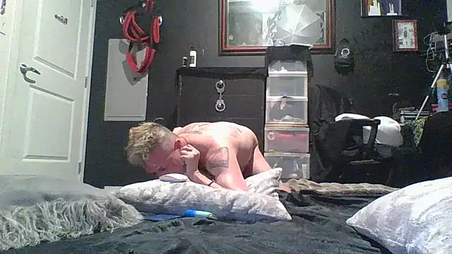 Snapshot of AQuickPhyx chatting on April 18, 6:39 am AQuickPhyx online show from April 18, 6:39 am