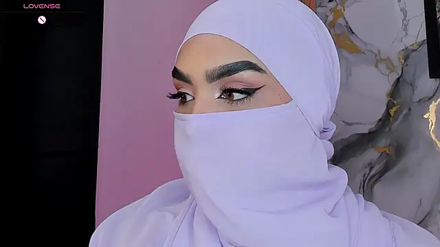 Snapshot of Maissa_Alabi chatting on May 29, 7:56 pm Maissa Alabi online show from May 29, 7:56 pm