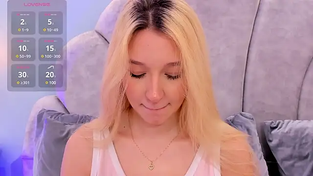 Snapshot of shatall_rouge chatting on February 1, 8:37 pm shatall rouge online show from February 1, 8:37 pm