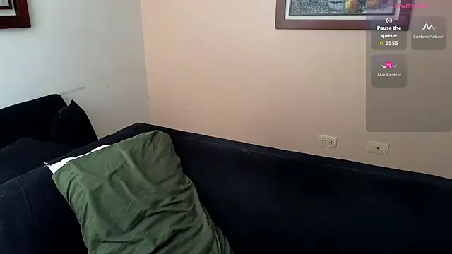 Snapshot of hairyncuteass chatting on April 26, 1:53 pm hairyncuteass online show from April 26, 1:53 pm