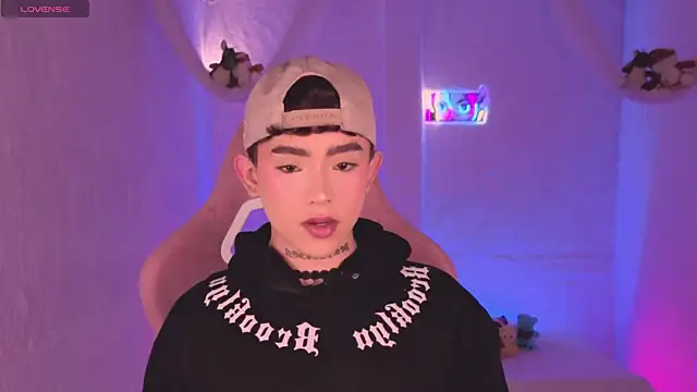 Snapshot of Evan_Hunter chatting on November 10, 11:31 am Evan Hunter online show from November 10, 11:31 am