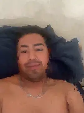 Snapshot of Suass24 chatting on October 30, 3:57 pm Suass24 online show from October 30, 3:57 pm