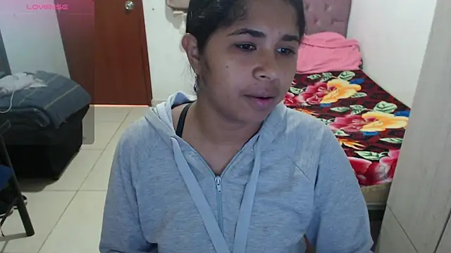 Snapshot of july-feria chatting on December 5, 3:41 pm july-feria online show from December 5, 3:41 pm