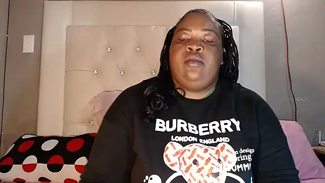 omalicha98 online show from April 17, 6:38 am