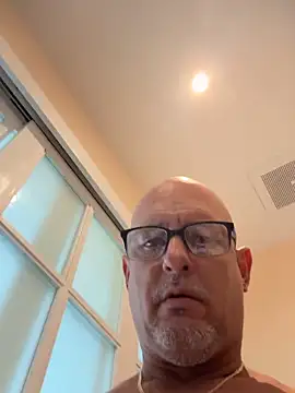 Snapshot of carlospingalinda chatting on September 24, 8:34 pm carlospingalinda online show from September 24, 8:34 pm