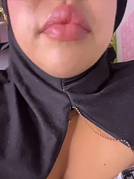 zahra Jalid online show from April 17, 7:06 pm